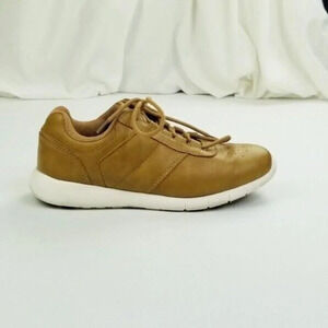 Fubu Size 7 Women's Memory Foam Cappuccino Color Light Weight Sintetico Sneakers